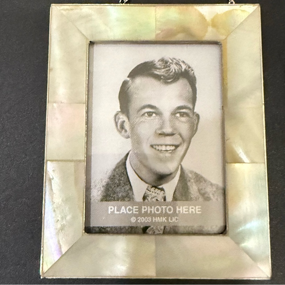3 Vintage 2003 HALLMARK MOP Mother of Pearl Miniature Mini Photo Frame Ornaments - Picture 4 of 11
